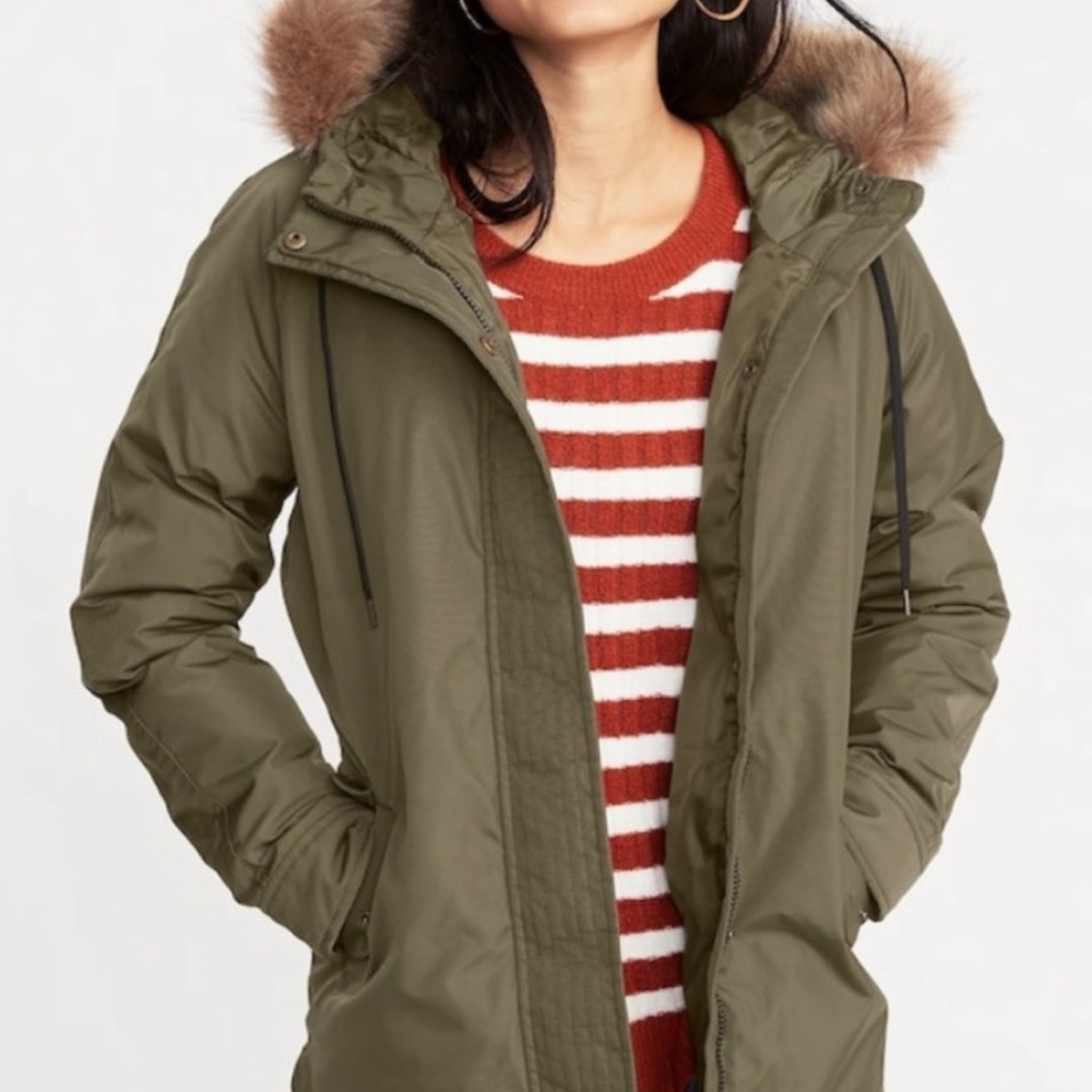 Old Navy army green parka with fur-trimmed hood
